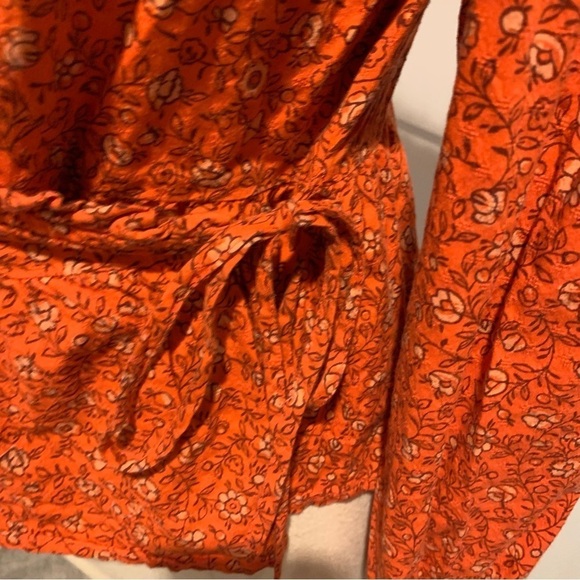 Universal Thread Burnt Orange Floral True Wrap Long Sleeved blouse top Medium - Picture 8 of 13